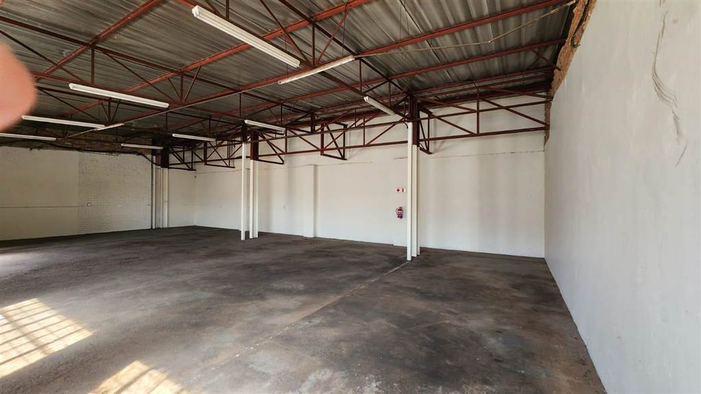 215  m² Industrial space in Rosslyn photo number 5