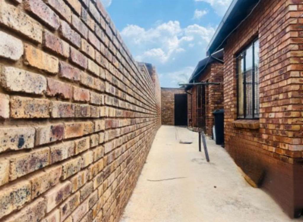 3 Bed House in Atteridgeville photo number 14