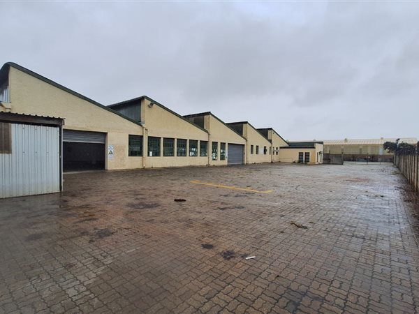 1 200  m² Industrial space