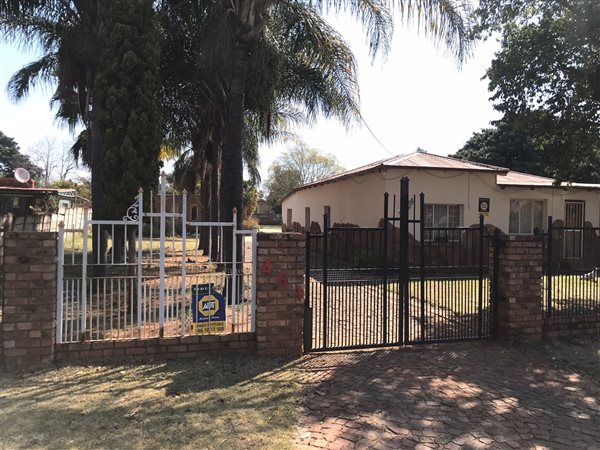 2555 m² Land available in Pretoria North
