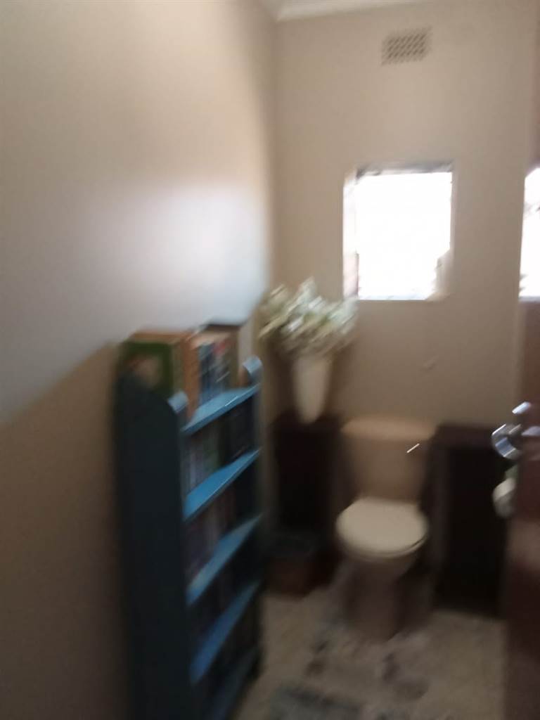 3 Bed House in Parktown Estate photo number 17