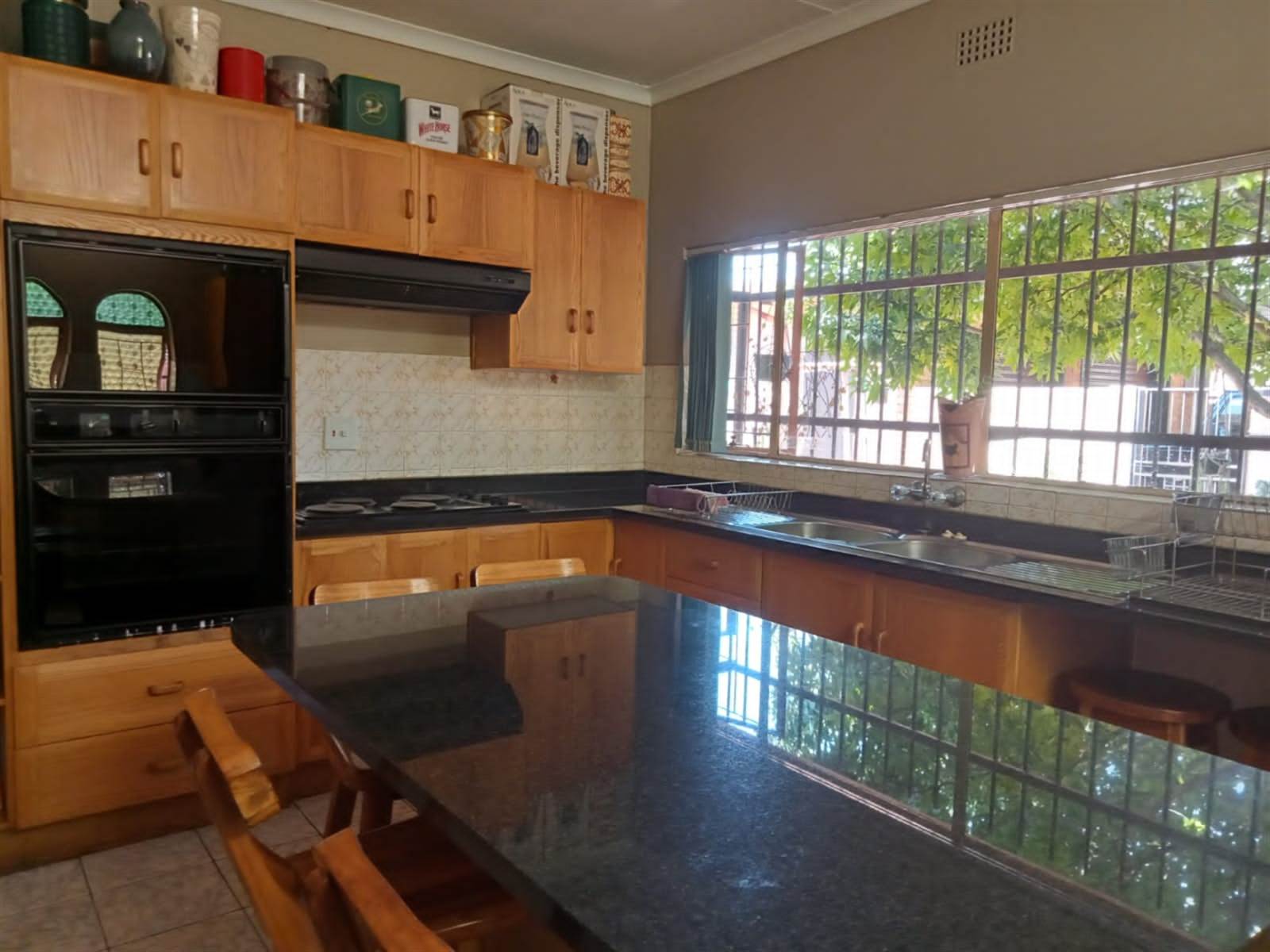 3 Bed House in Parktown Estate photo number 1