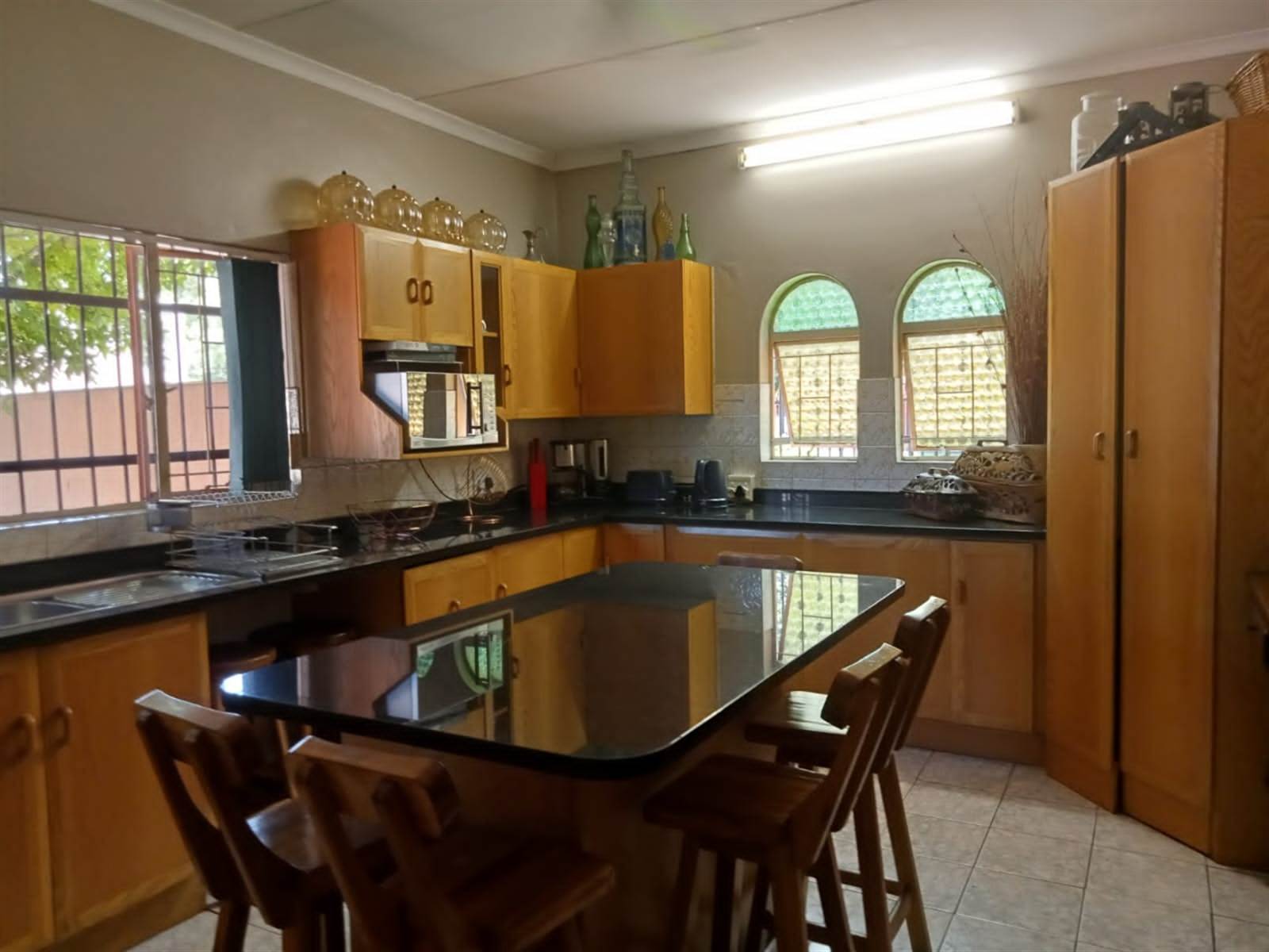 3 Bed House in Parktown Estate photo number 5