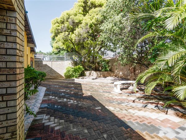 3 Bedroom Townhouse 3 Bedroom Townhouse