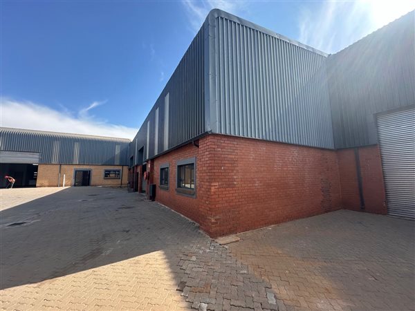 273  m² Industrial space