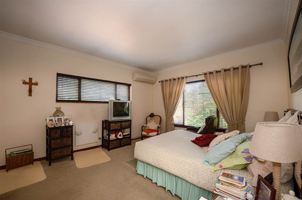 5 Bed House in Flamingo Vlei photo number 17