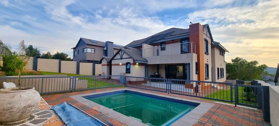 6 Bed House in Rietvlei Heights Country Estate photo number 1