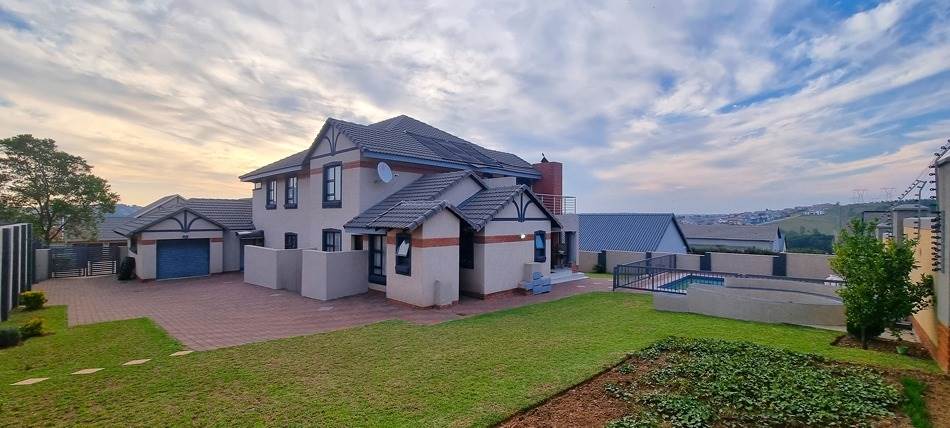 6 Bed House in Rietvlei Heights Country Estate photo number 3