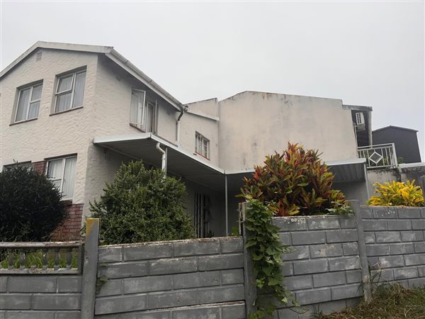 4 Bedroom House 4 Bedroom House
