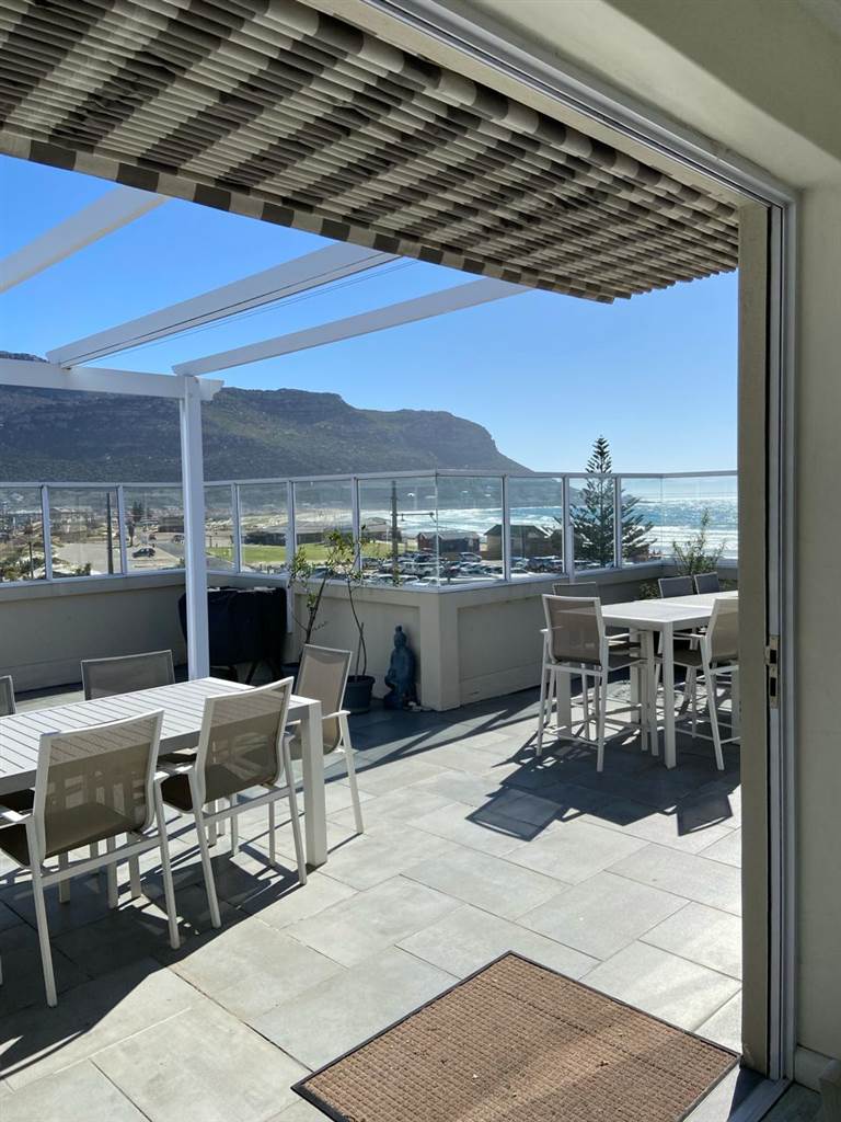5 Bed Penthouse in Fish Hoek photo number 1