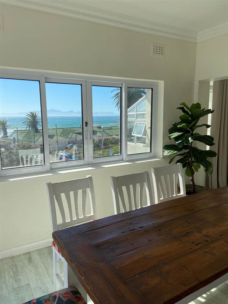 5 Bed Penthouse in Fish Hoek photo number 11