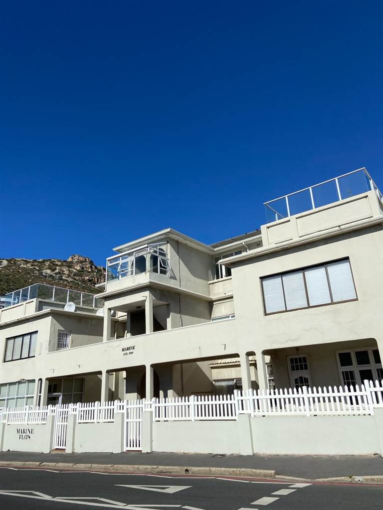 5 Bed Penthouse in Fish Hoek photo number 2