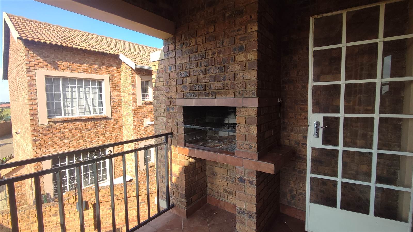 2 Bed Townhouse in Riversdale photo number 2