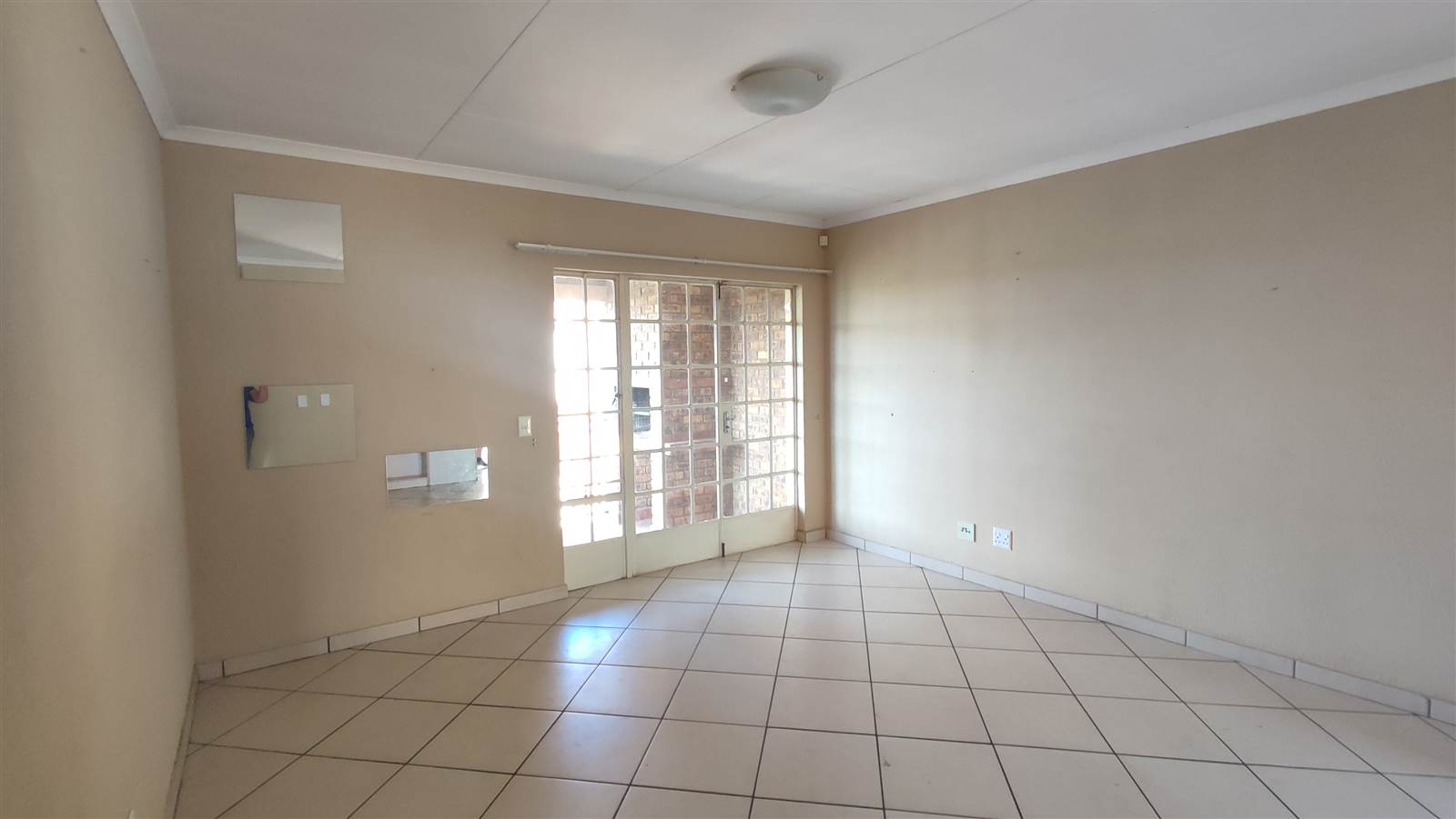2 Bed Townhouse in Riversdale photo number 13