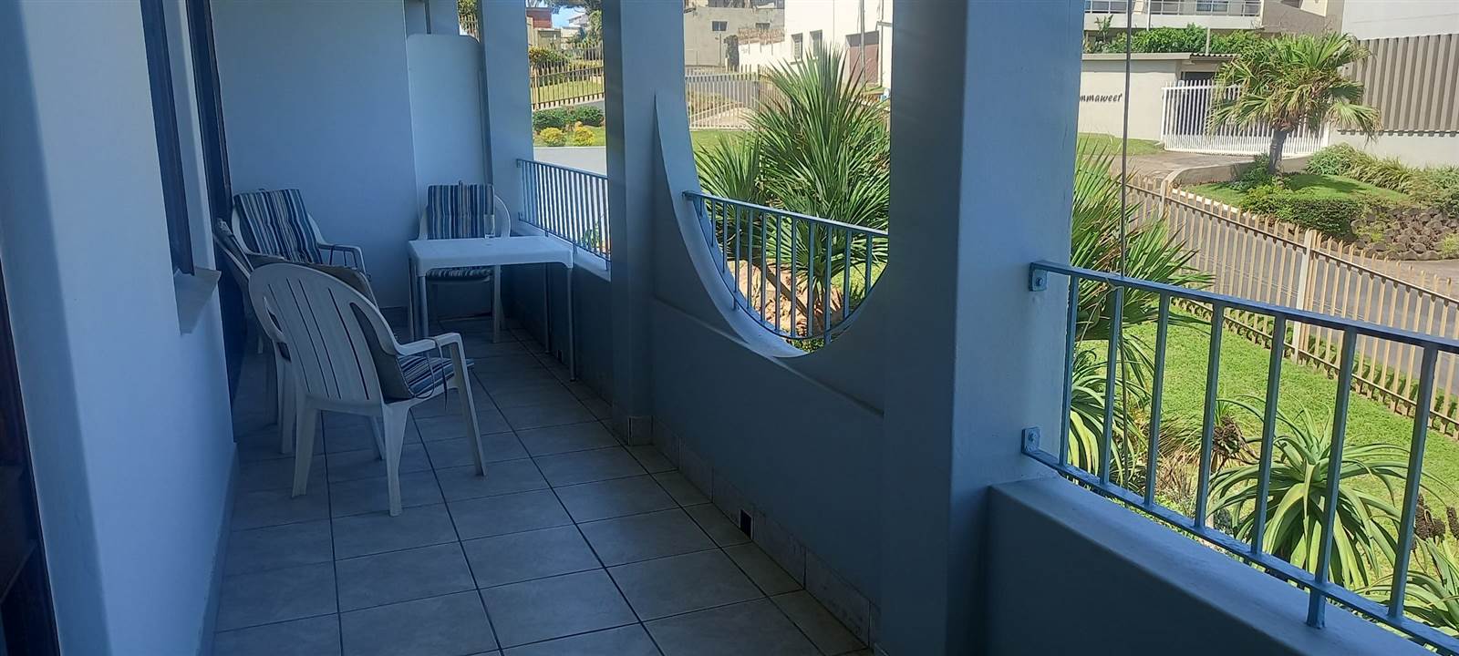 2 Bed Apartment in Uvongo photo number 18