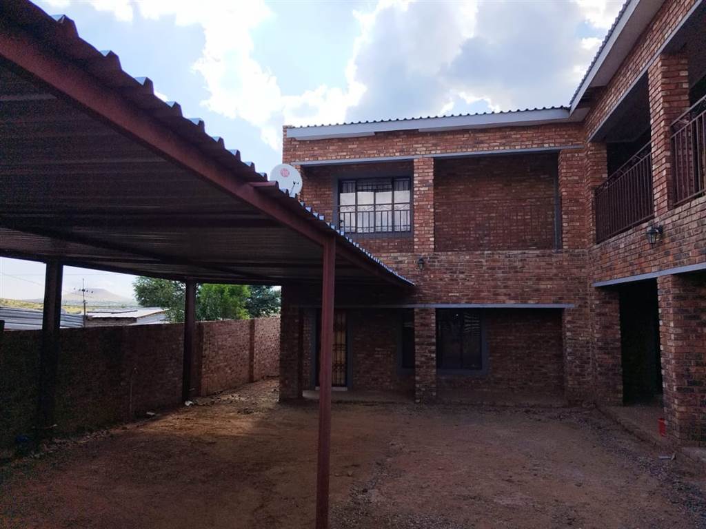 5 Bed House in Ikageng photo number 4