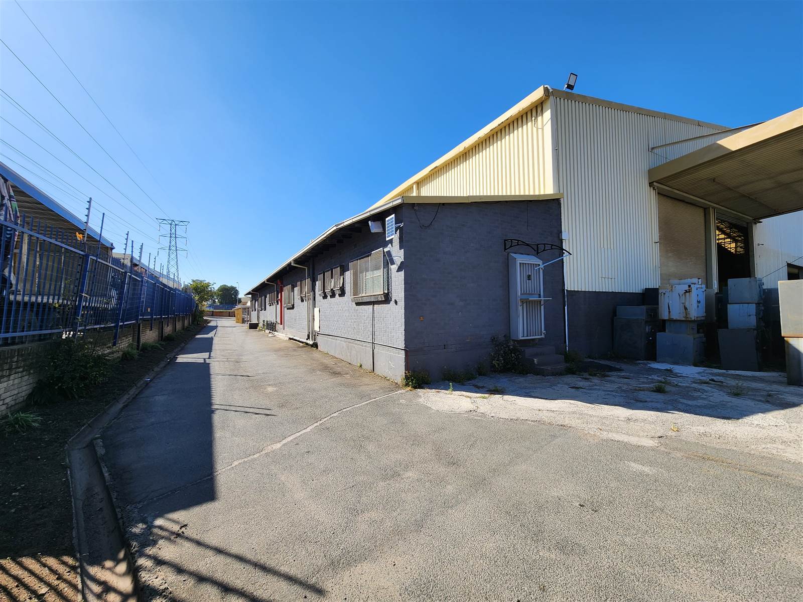 8966  m² Industrial space in Cleveland photo number 17