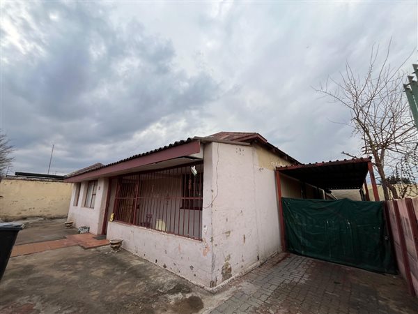 11 Bedroom House