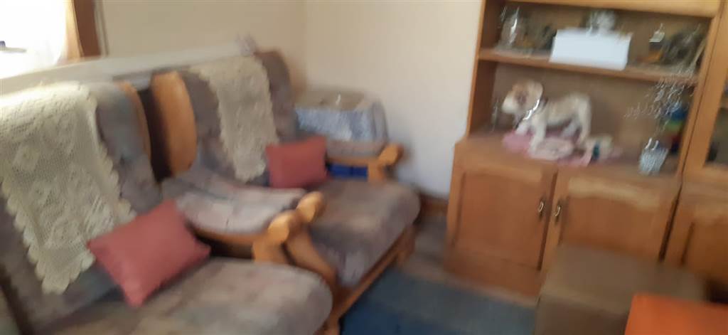 3 Bed House in Lindley photo number 3