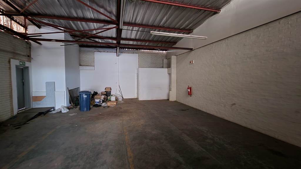 253  m² Industrial space in Rosslyn photo number 14