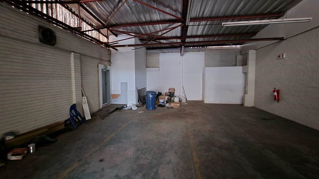 253  m² Industrial space in Rosslyn photo number 11