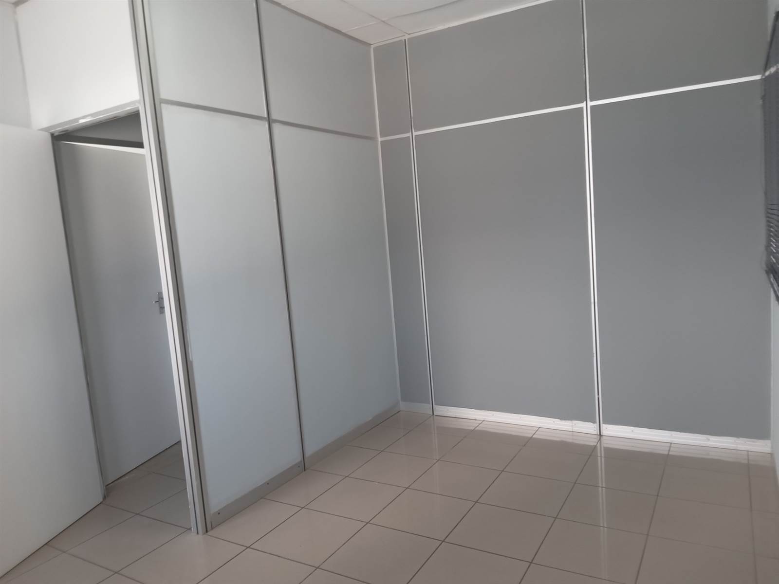 86  m² Office Space in Durban CBD photo number 9