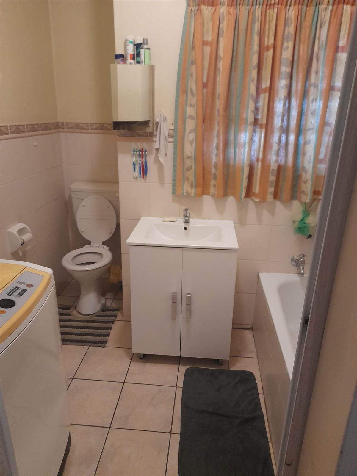 2 Bed Apartment in Vereeniging Central photo number 6
