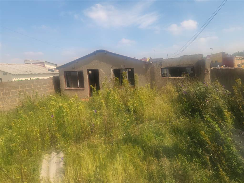 2 Bed House in Moroka photo number 1