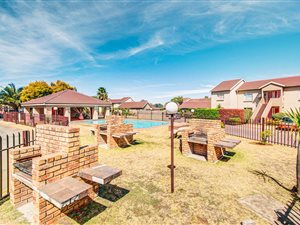 2 Bed Townhouse in Pomona