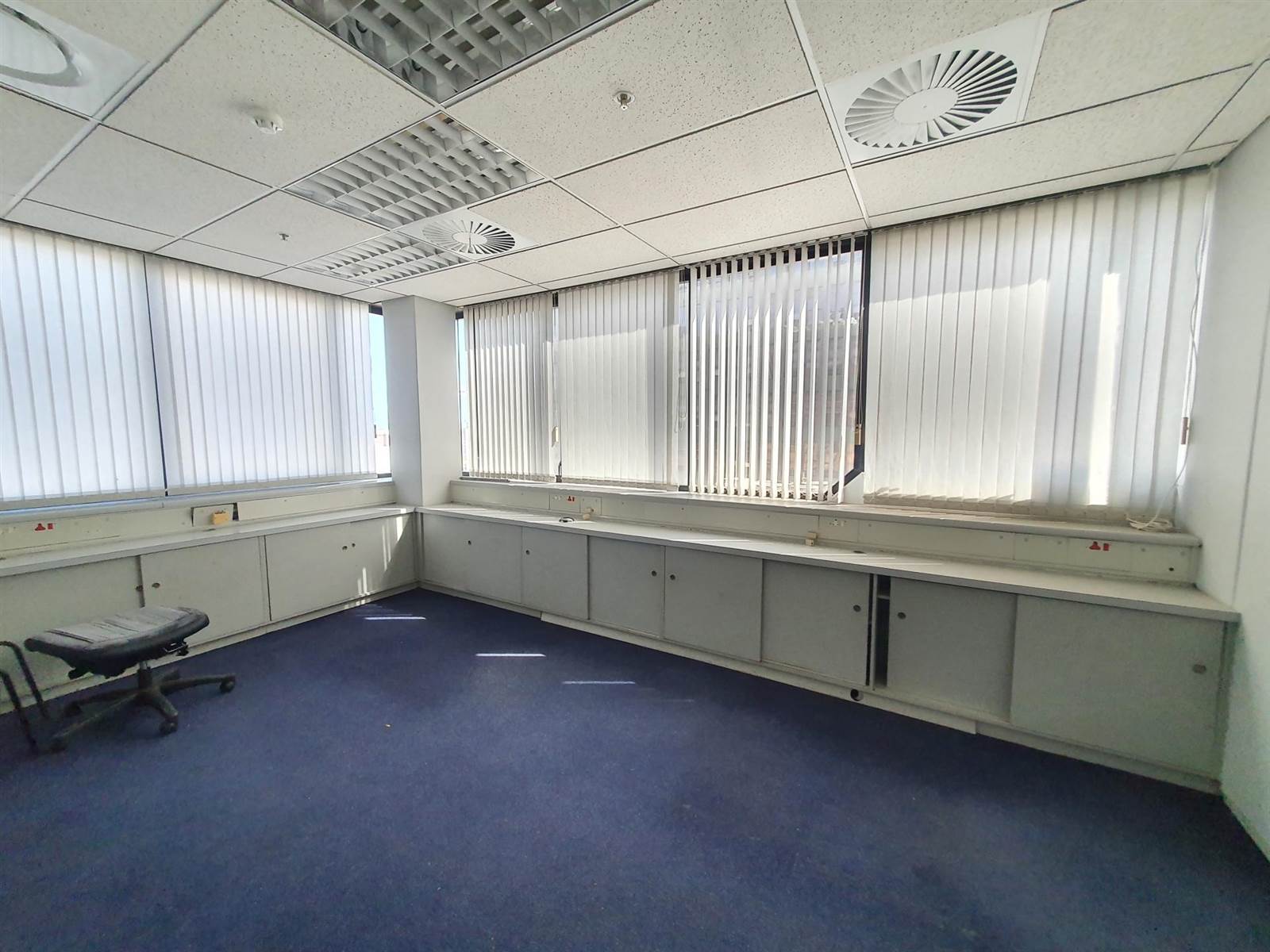 154  m² Office Space in Durban CBD photo number 6