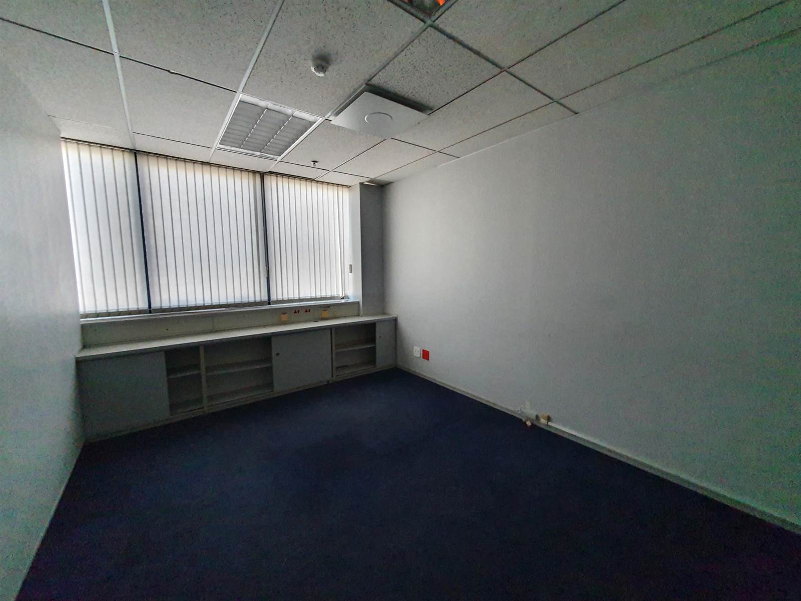 154  m² Office Space in Durban CBD photo number 4