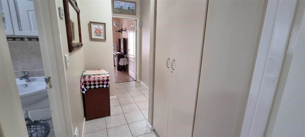 2 Bed House in Brackenfell Central photo number 20