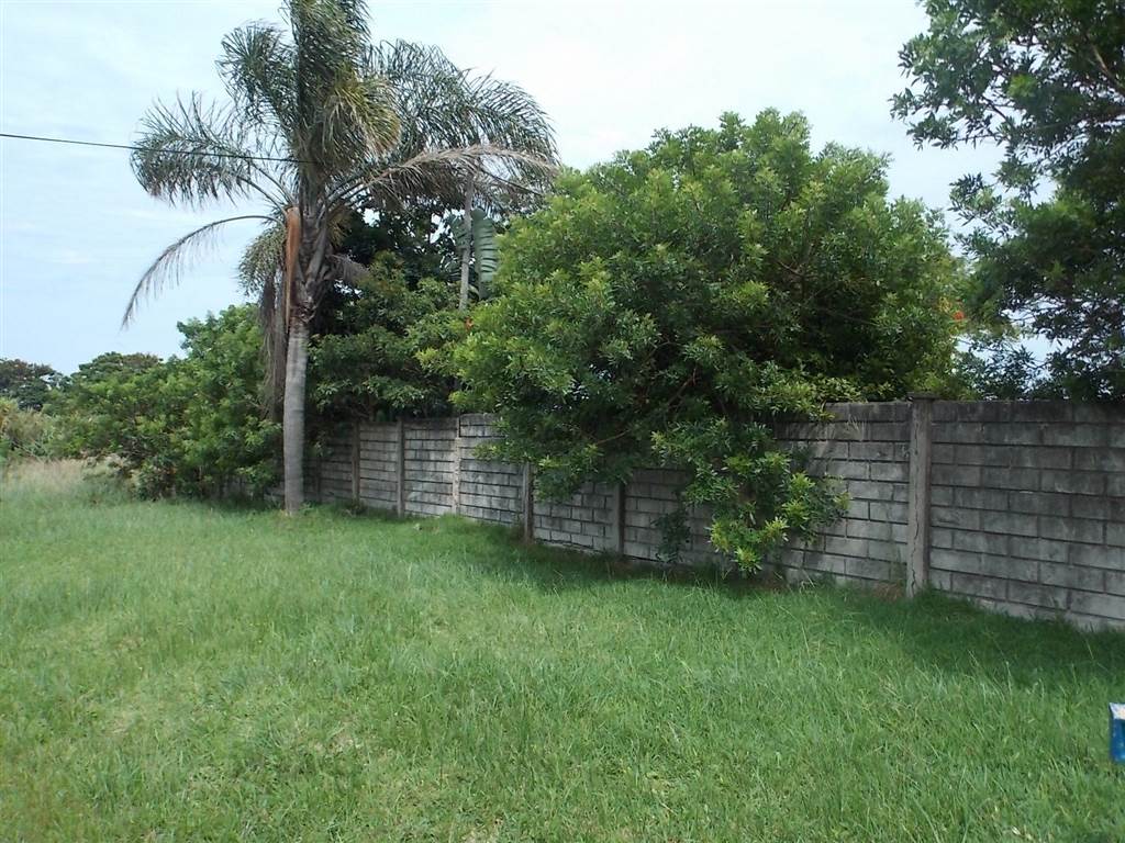 1247 m² Land available in Port Edward photo number 2
