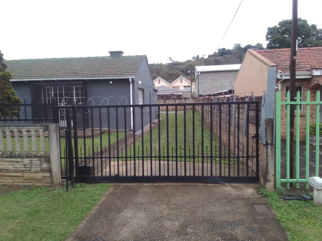 2 Bed House in Pietermaritzburg Central photo number 4