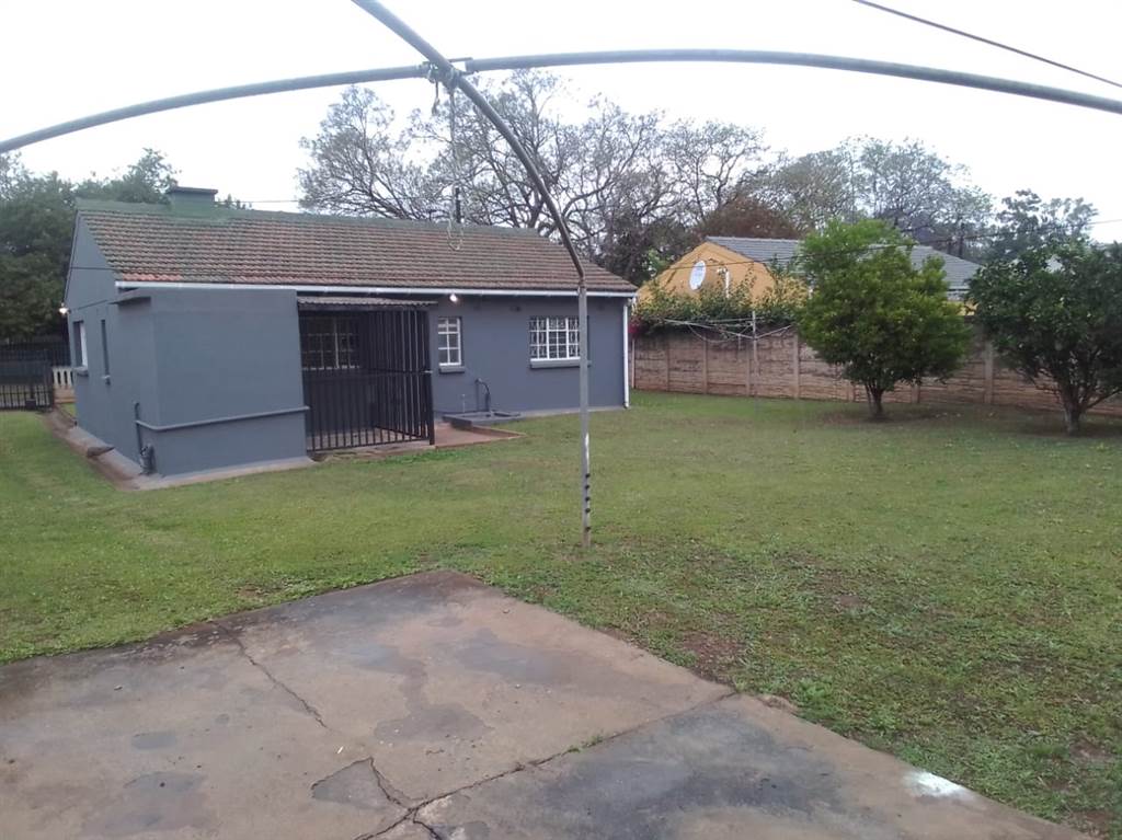 2 Bed House in Pietermaritzburg Central photo number 18
