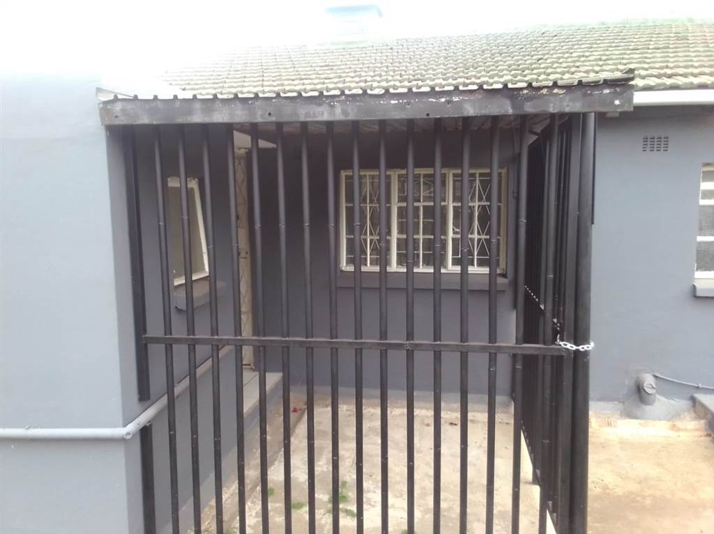 2 Bed House in Pietermaritzburg Central photo number 17