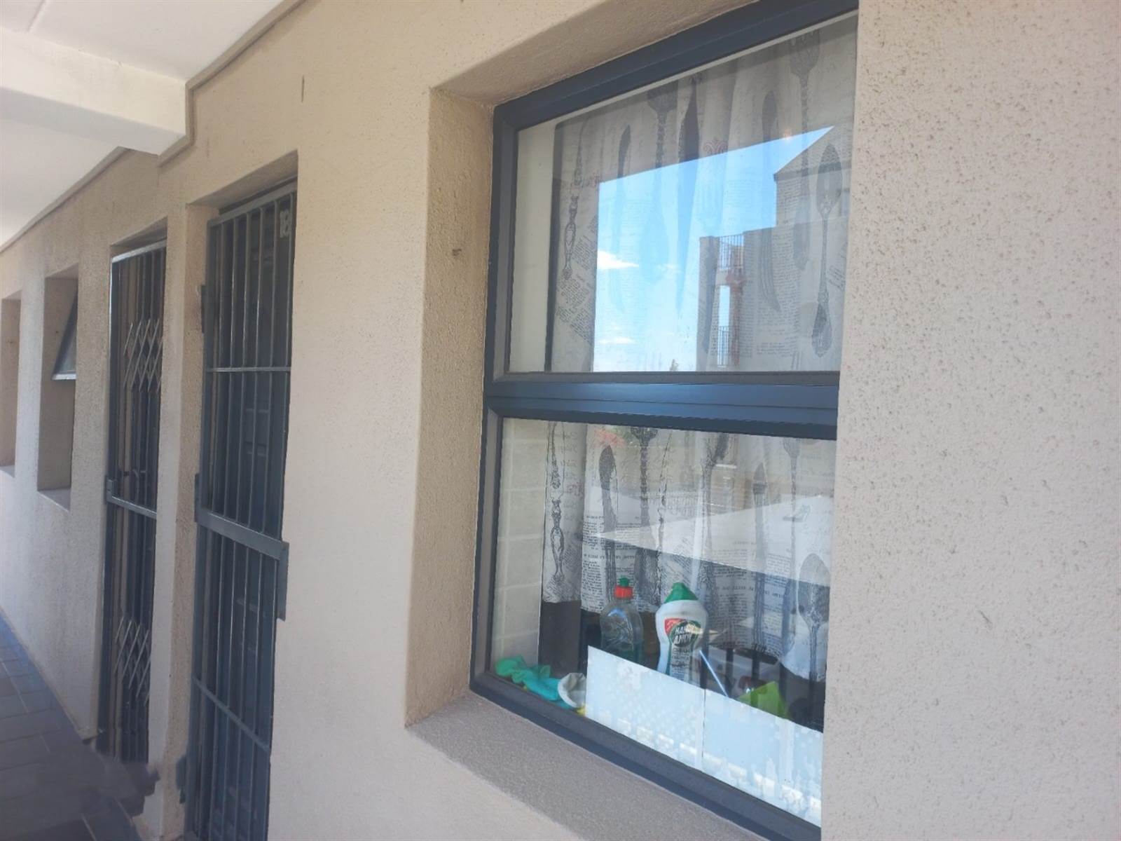 1 Bed Apartment in Parow photo number 2