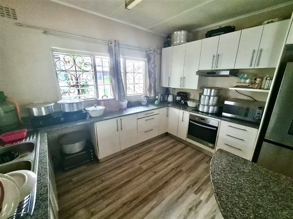 4 Bedroom House 4 Bedroom House