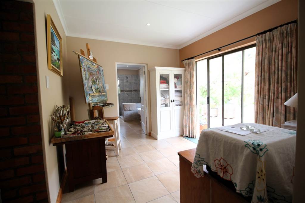 2 Bed House in Montagu photo number 8