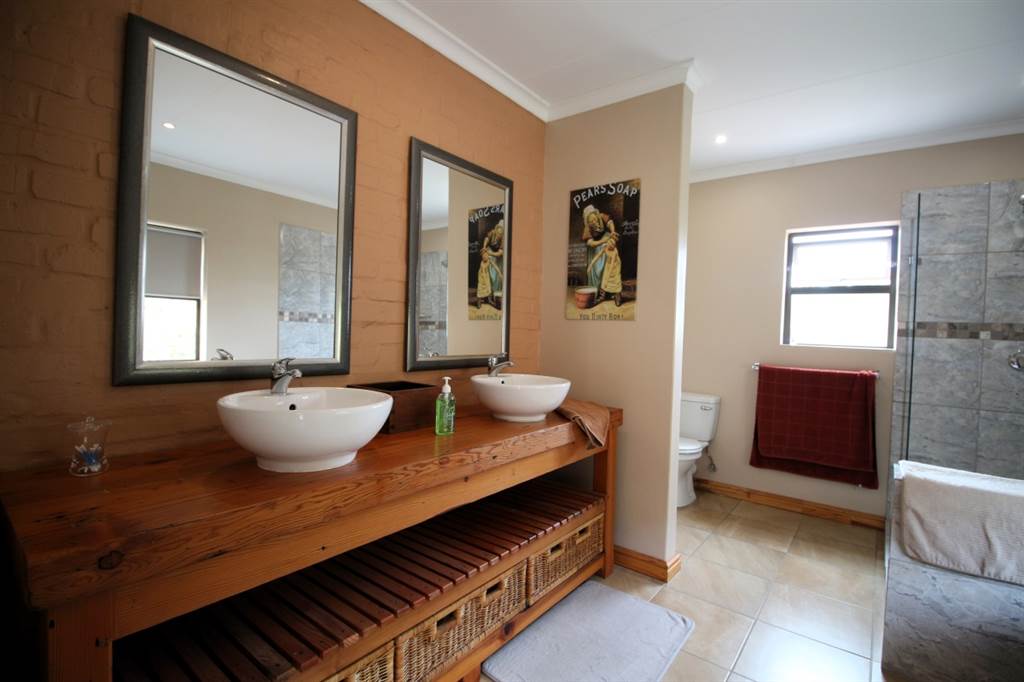 2 Bed House in Montagu photo number 9