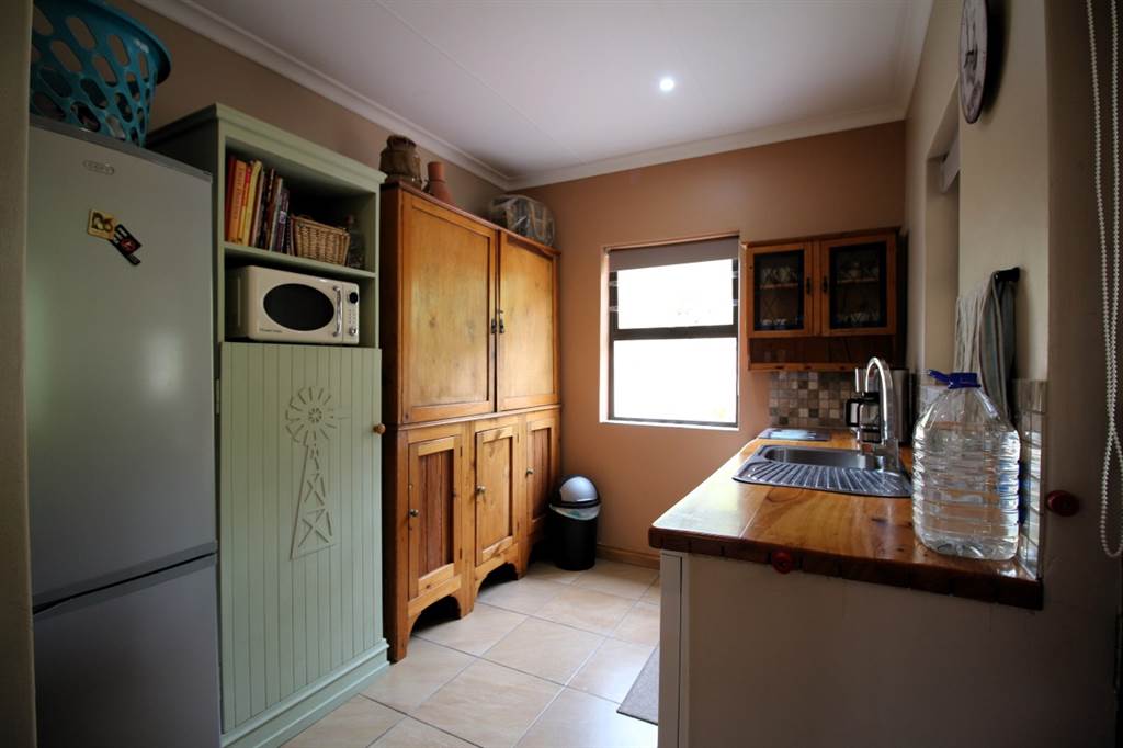 2 Bed House in Montagu photo number 5