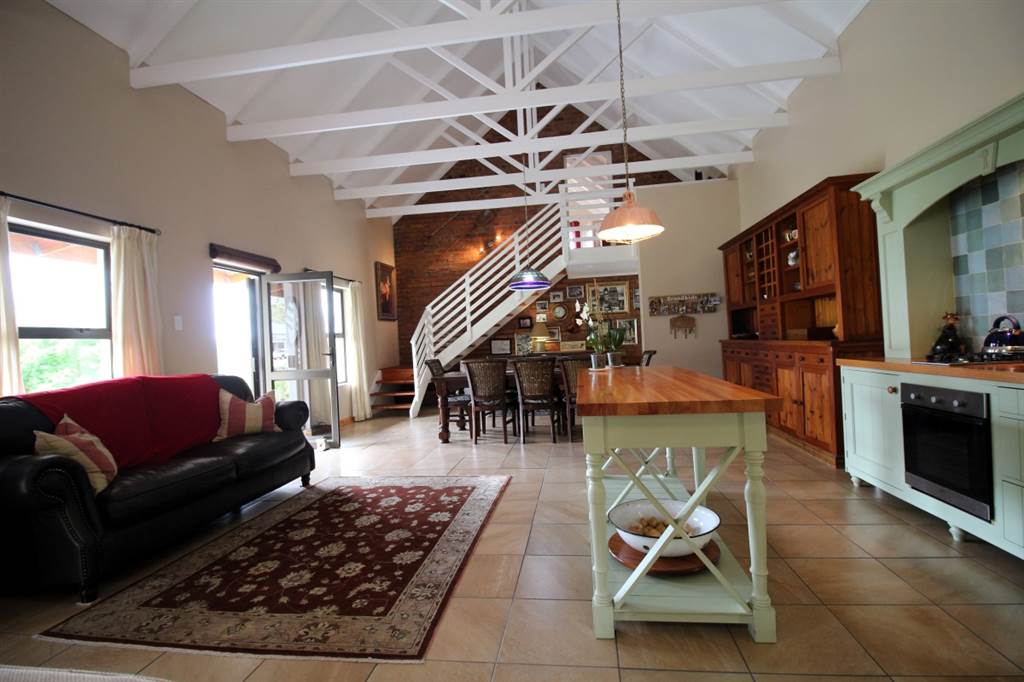 2 Bed House in Montagu photo number 2
