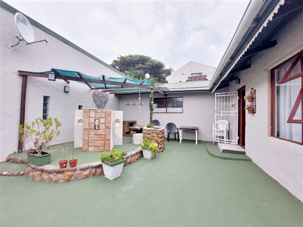 4 Bedroom House 4 Bedroom House