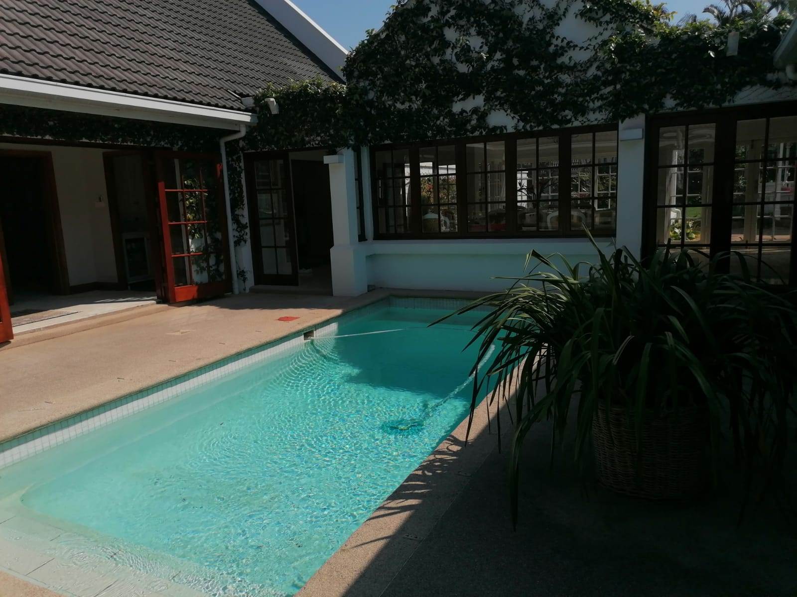 8 Bed House in Umhlanga Rocks photo number 10