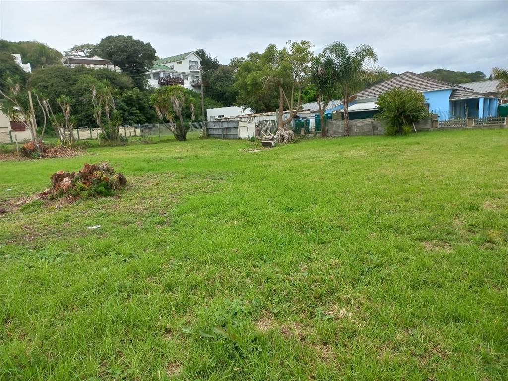 990 m² Land available in East Bank photo number 1