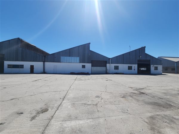 1 750  m² Industrial space