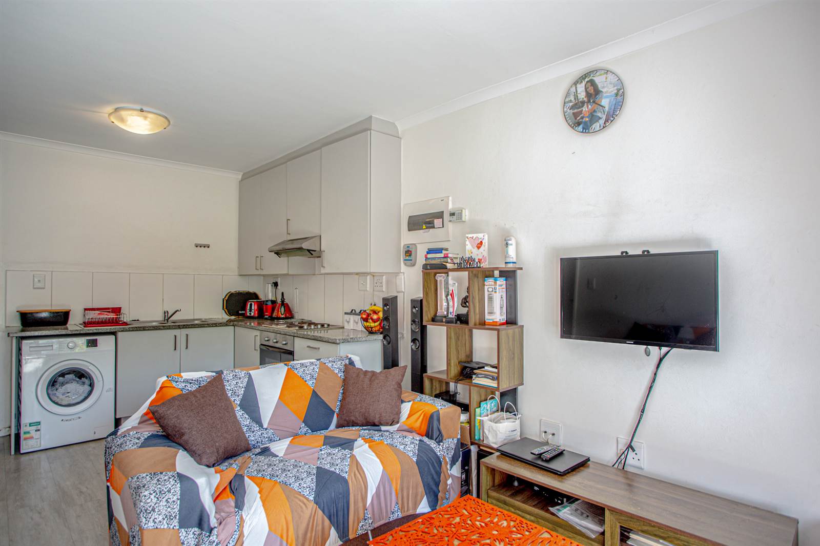 2 Bed Apartment in Oakglen photo number 7