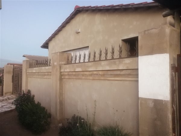 3 Bed House in Duduza