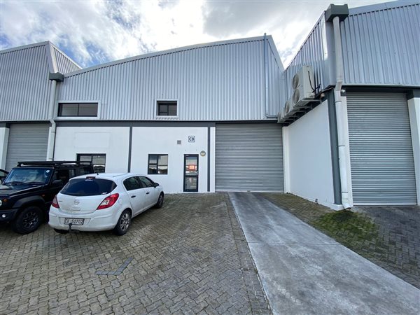 425  m² Industrial space