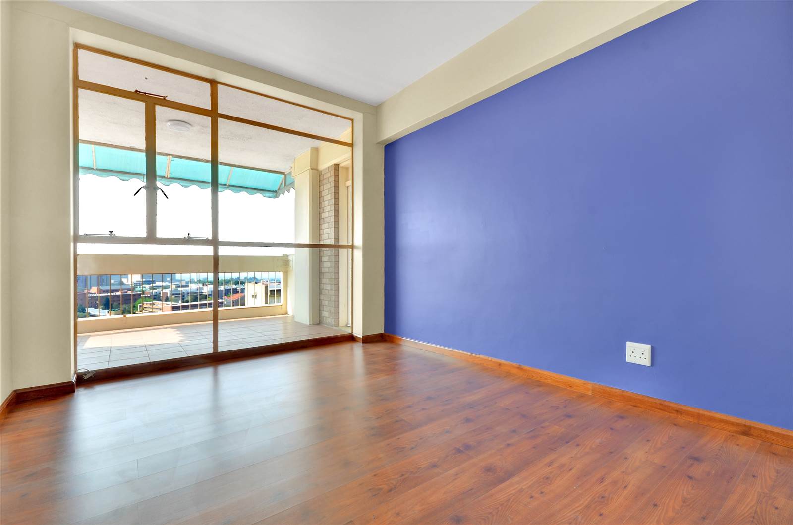 3 Bed Apartment in Parktown photo number 2